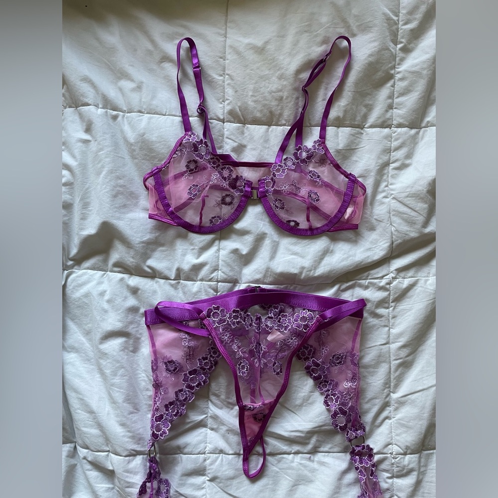 Lingerie Set with garter belt